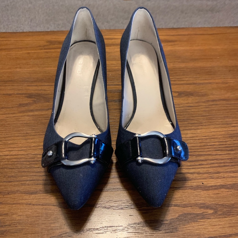 Nine West Heels - Navy (Sz 8) Excellent condition!